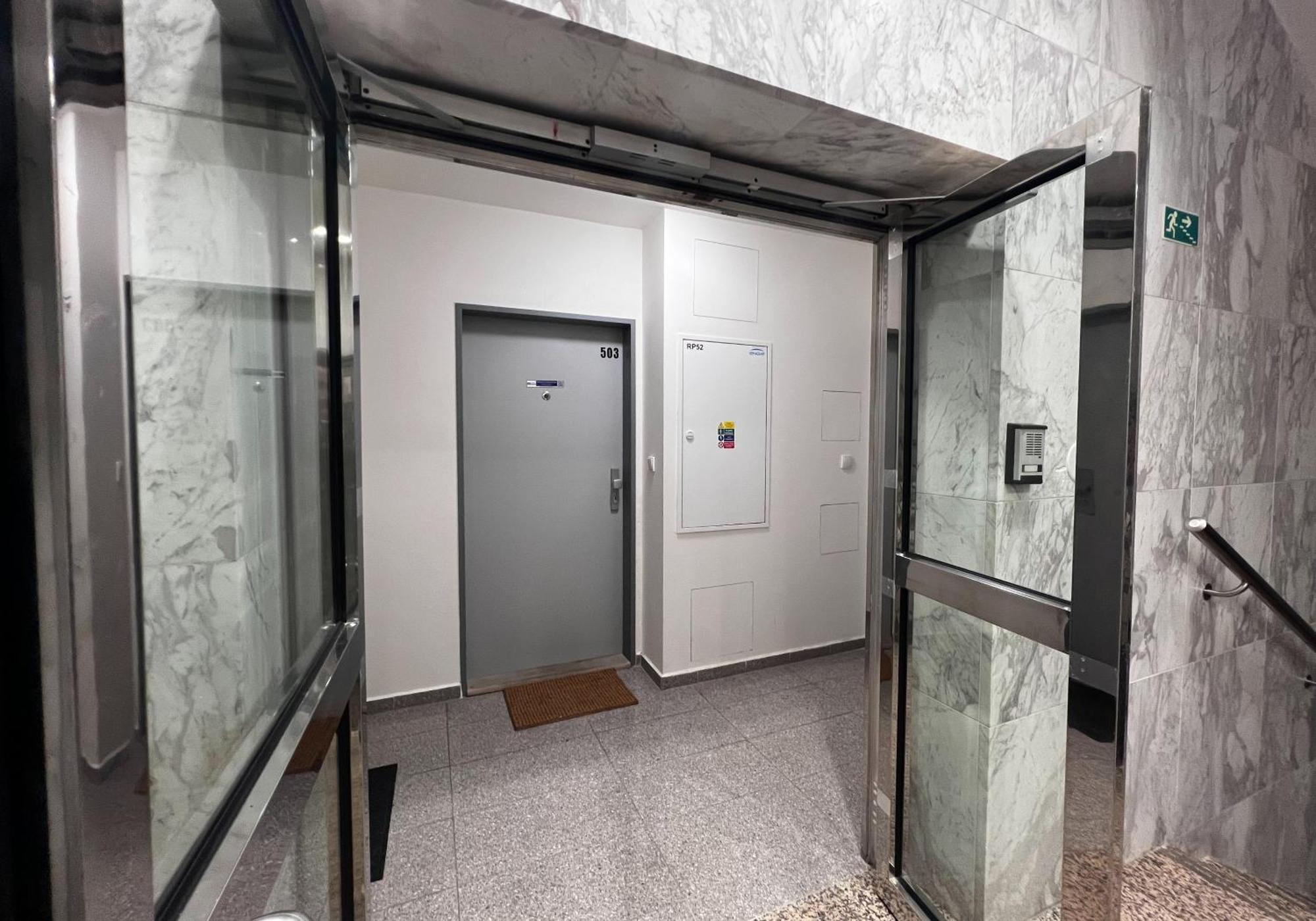 Apartment Mirage