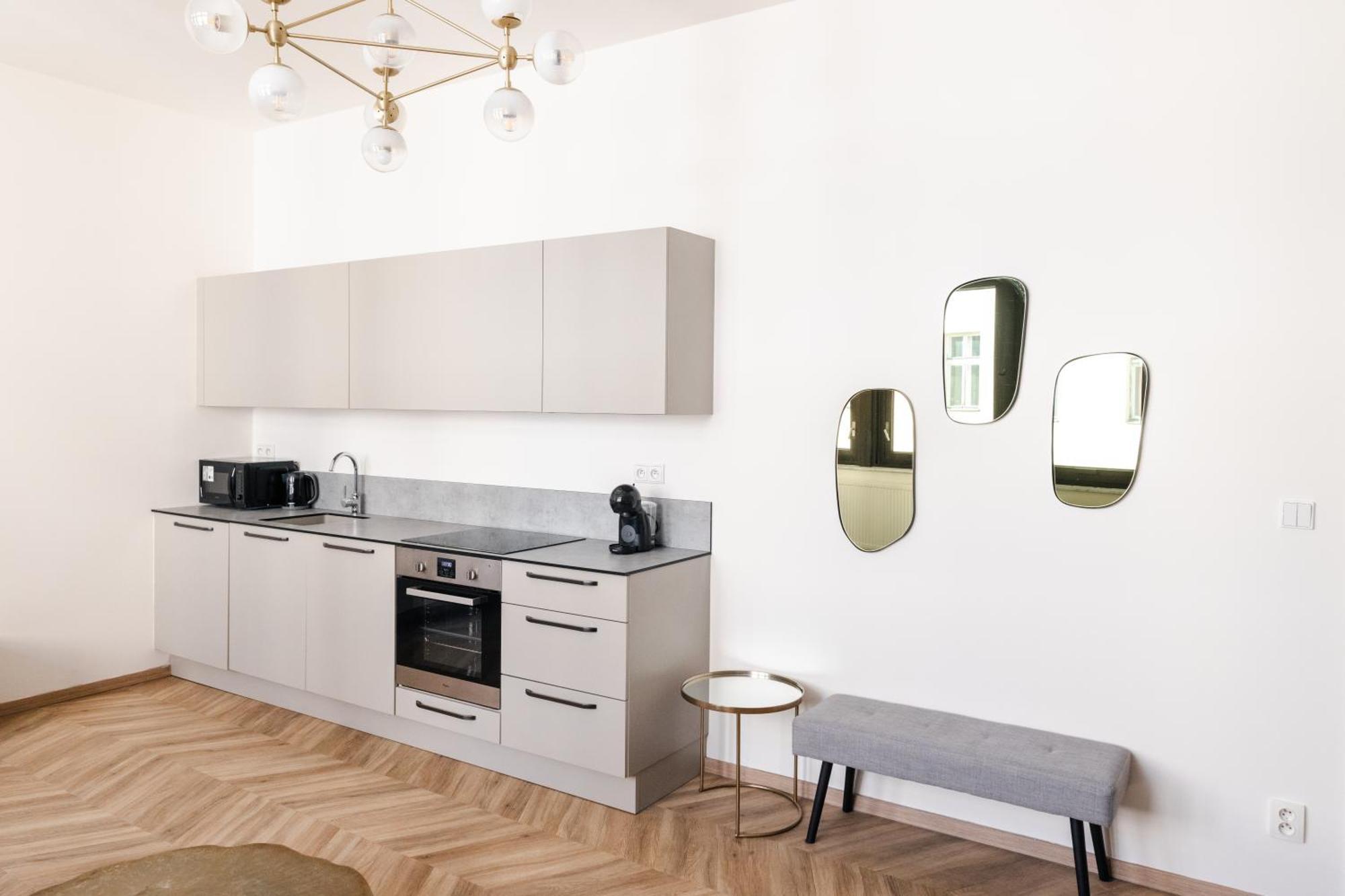 Mirage Apartment *